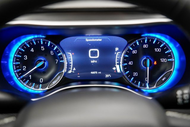 Used 2025 Chrysler Pacifica Select image 33