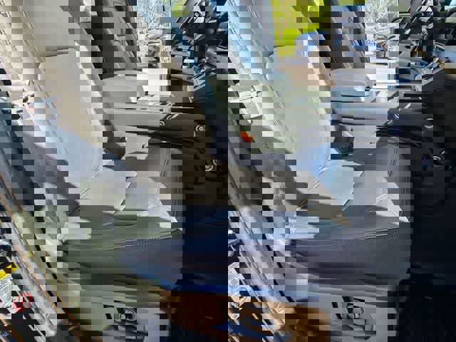 Used 2025 Land Rover Defender 110 V8 image 23