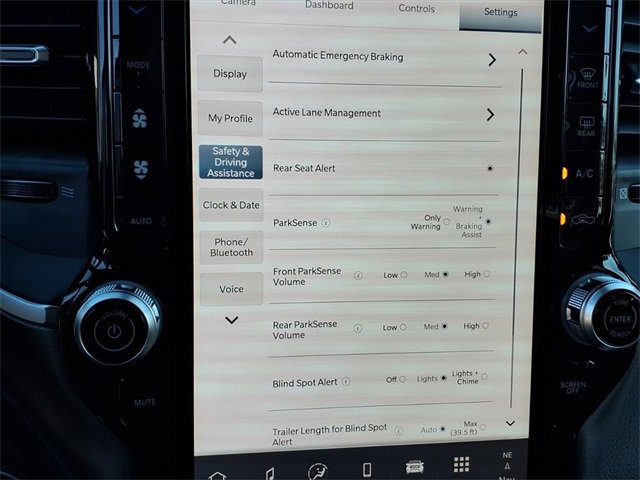 New 2026 RAM 1500 4x4 Crew Cab image 13