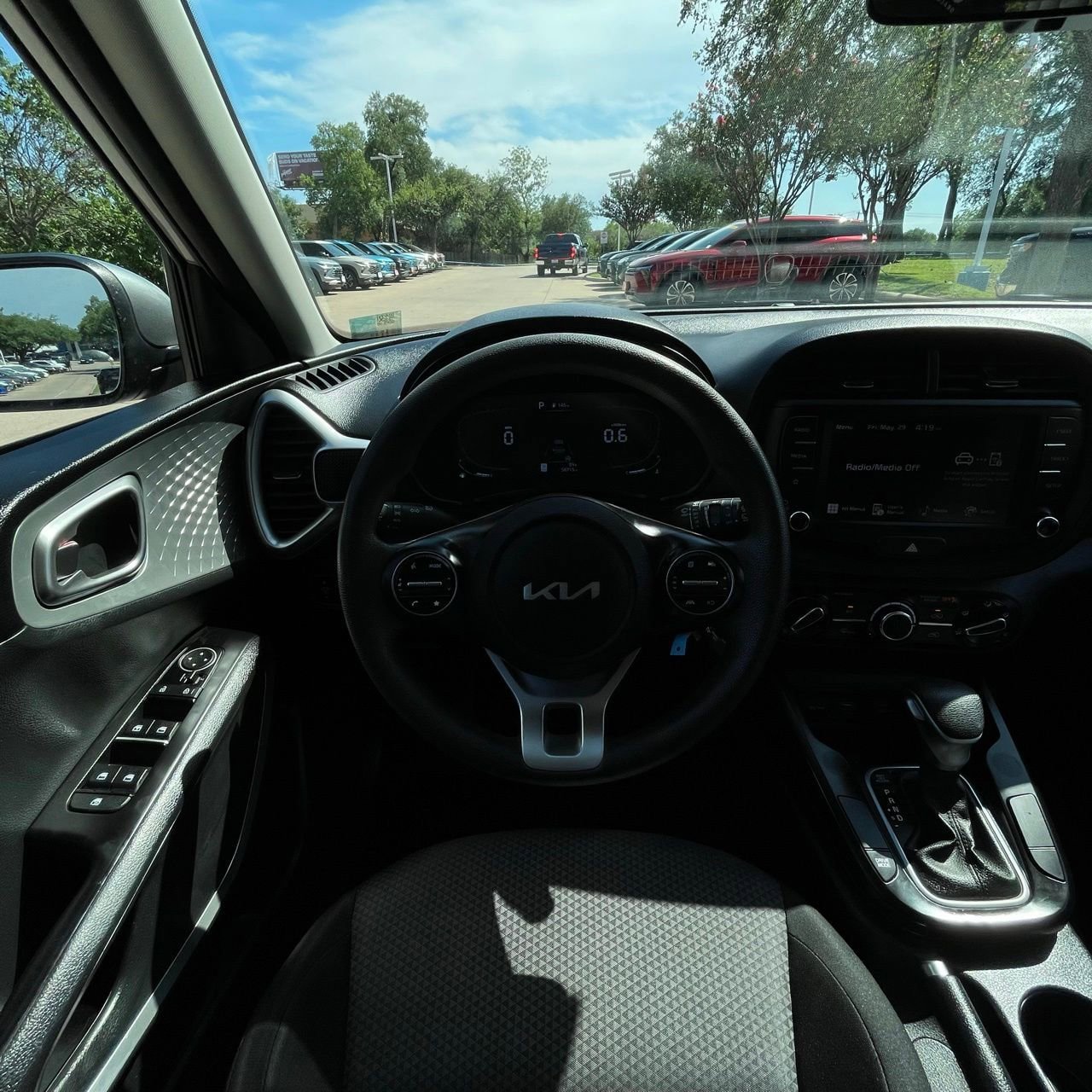 Used 2024 Kia Soul LX w/ Option Group 015 FWD image 11