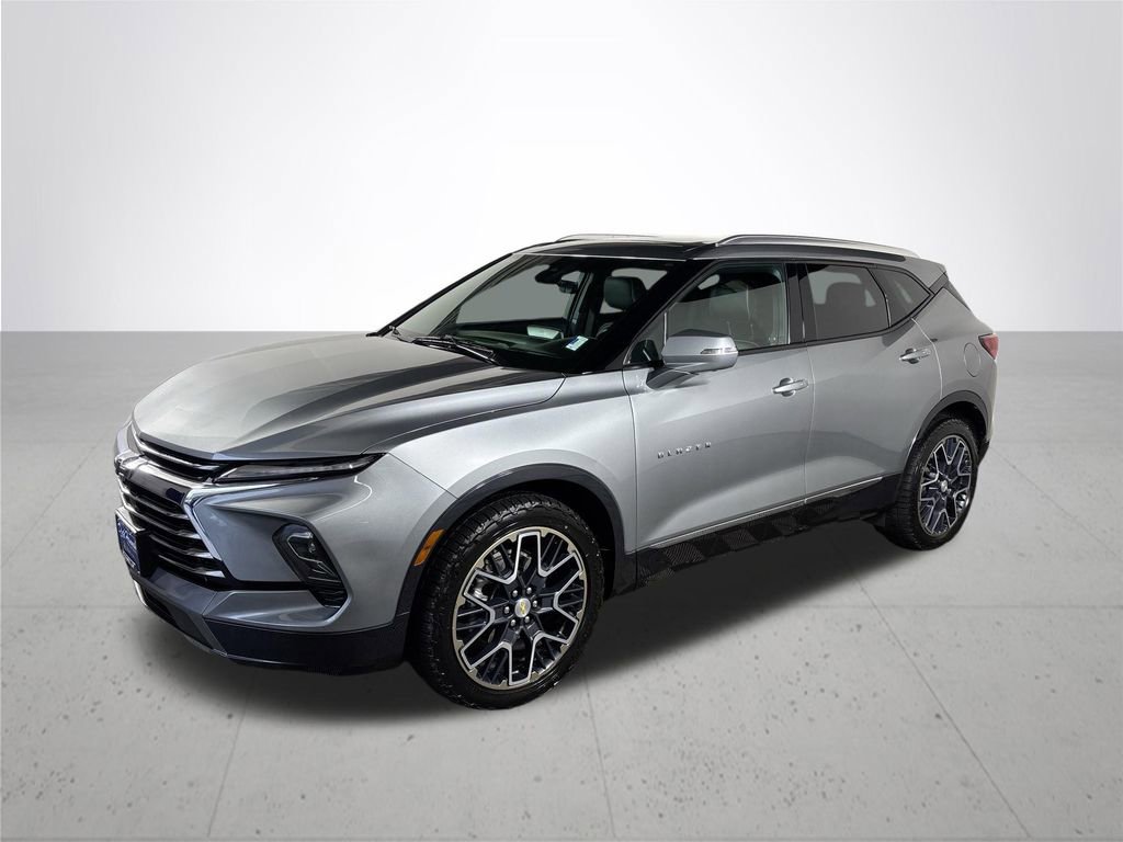 Used 2023 Chevrolet Blazer Premier w/ Driver Confidence II Package AWD/4WD image 2