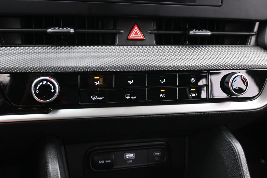 Used 2025 Kia Sportage LX FWD image 20