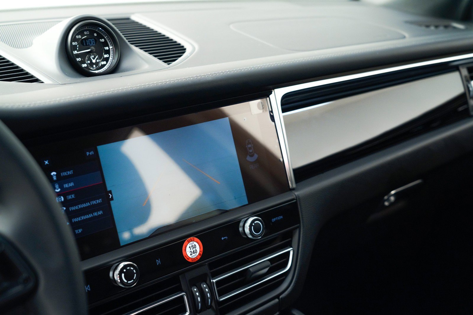 Certified 2026 Porsche Macan Turbo image 29