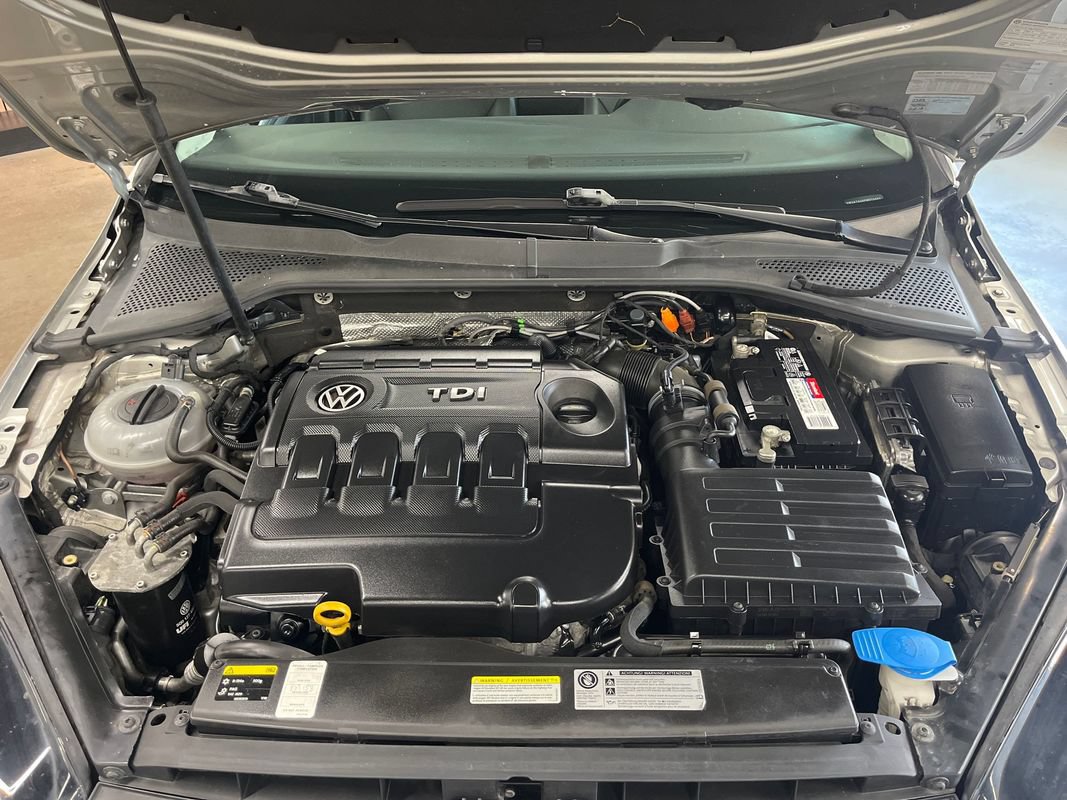 Used 2015 Volkswagen Golf TDI S FWD image 52