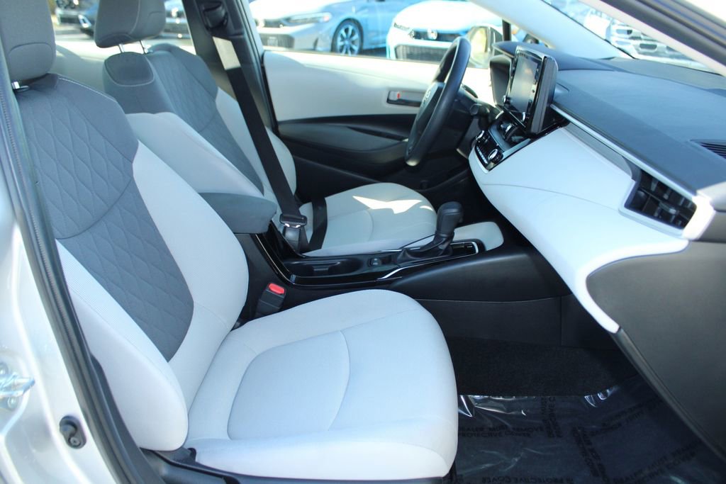 Used 2022 Toyota Corolla LE image 12