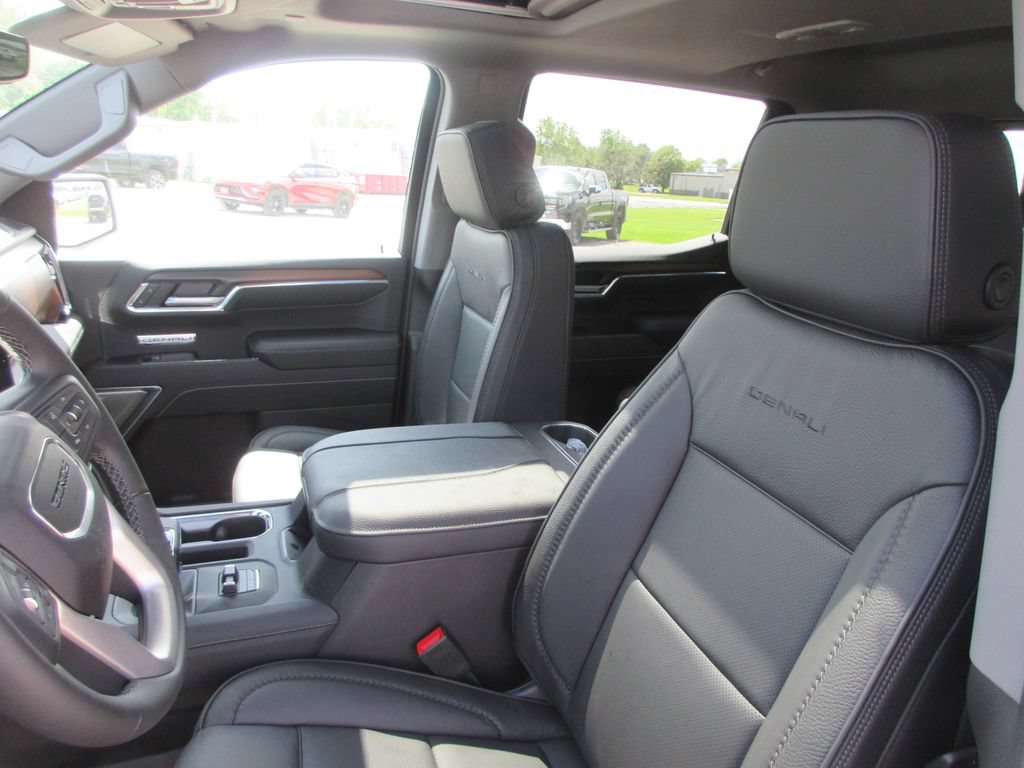 New 2026 GMC Sierra 1500 Denali w/ Denali Reserve Package AWD/4WD image 17