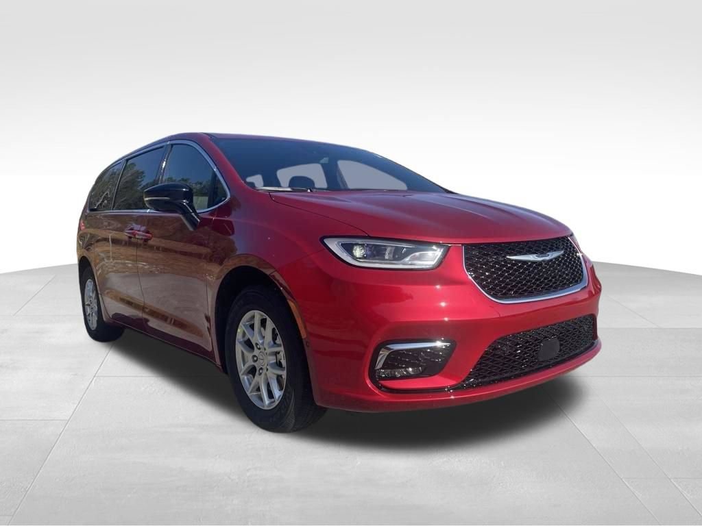 New 2026 Chrysler Pacifica Select FWD image 3