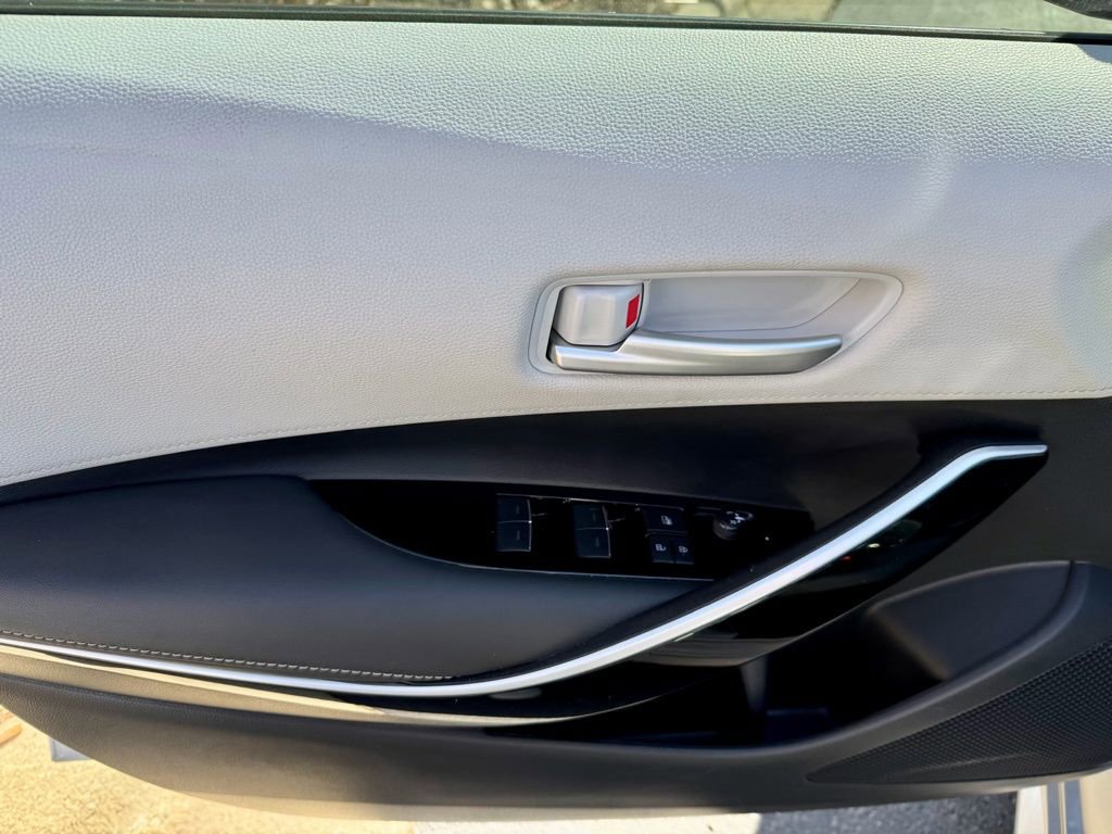 Used 2022 Toyota Corolla XSE image 16