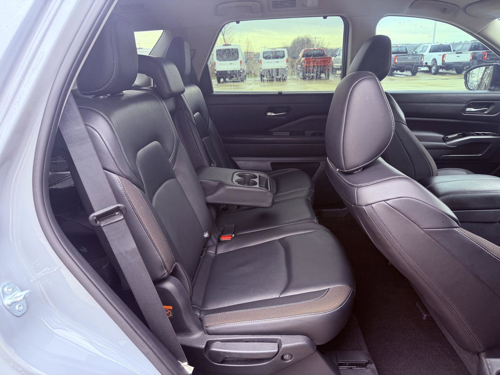 Used 2024 Nissan Pathfinder SL AWD/4WD image 30