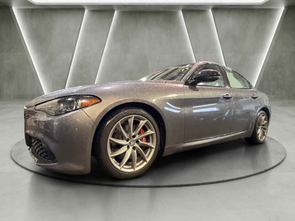 Used 2024 Alfa Romeo Giulia Ti RWD image 3