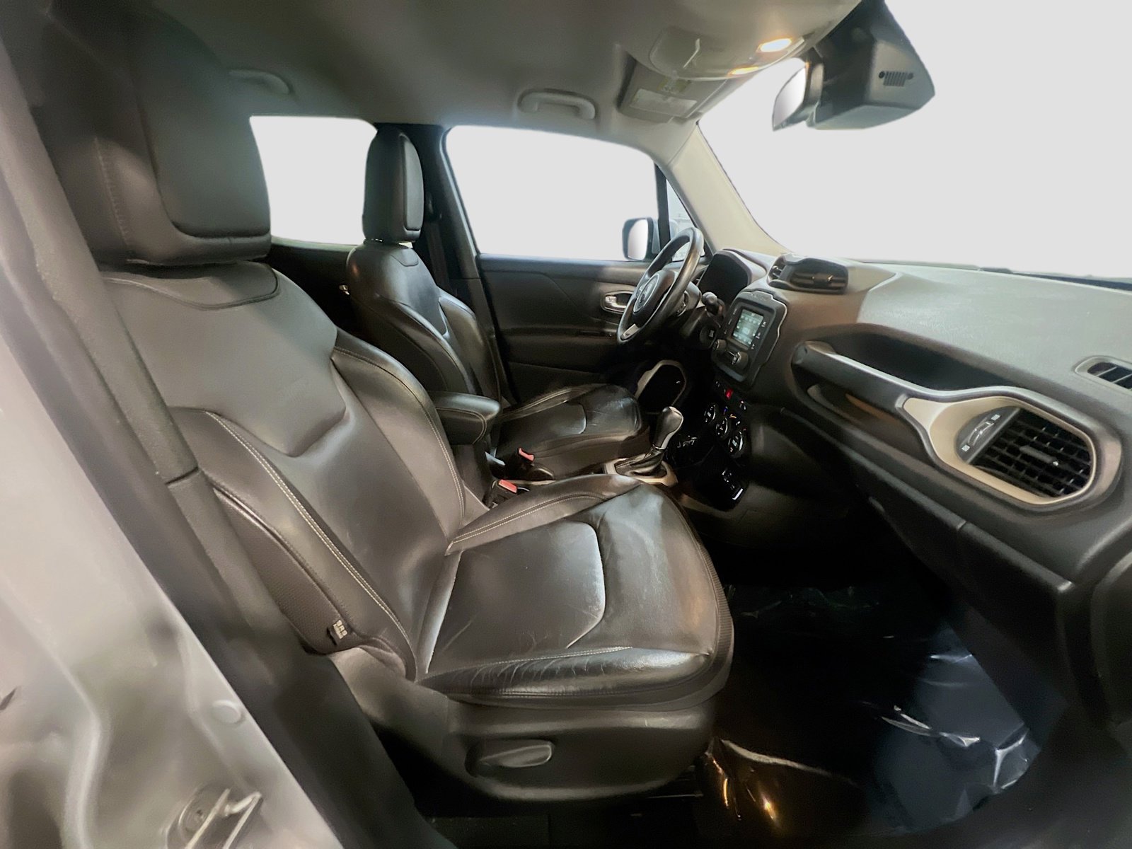 Used 2017 Jeep Renegade Limited w/ Advanced Technology Group image 18