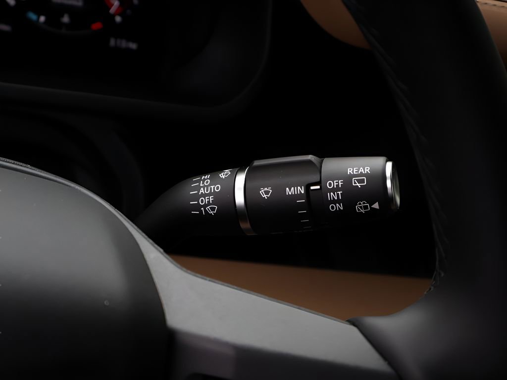 New 2026 Land Rover Defender 130 X-Dynamic SE AWD/4WD image 33