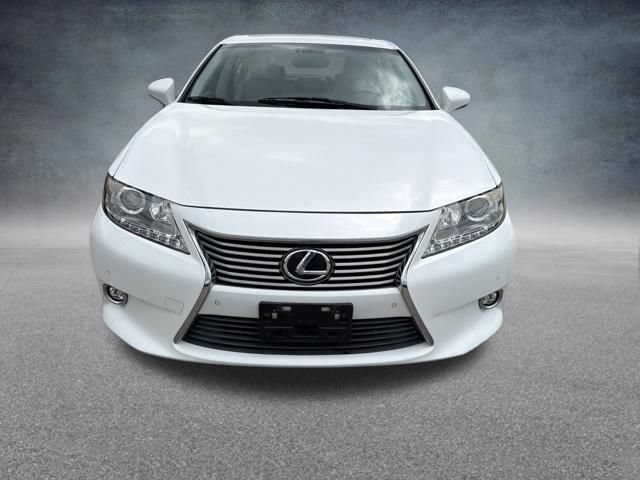 Used 2014 Lexus ES 350 w/ Luxury Package FWD image 3