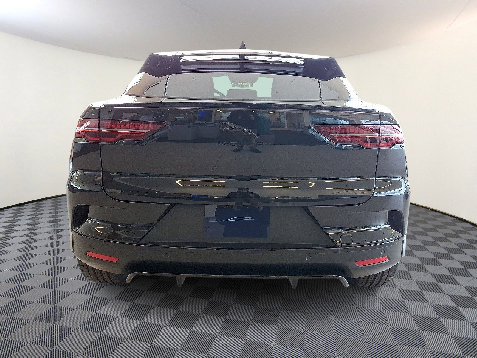 New 2024 Jaguar I-PACE R-Dynamic HSE image 3