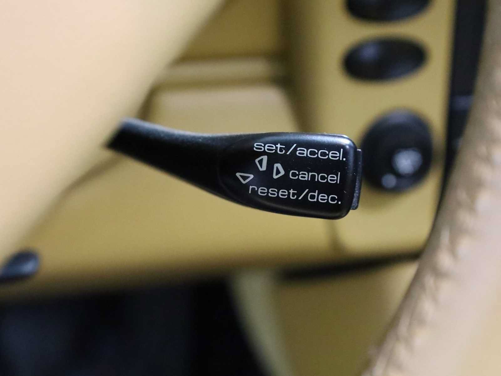 Used 2004 Porsche 911 Carrera RWD image 26