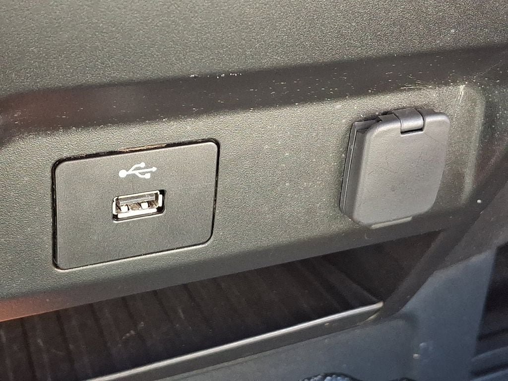 Used 2022 Ford F350 XL w/ Power Equipment Group AWD/4WD image 25