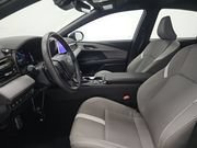 Used 2025 Toyota Camry SE w/ Convenience Package FWD image 8
