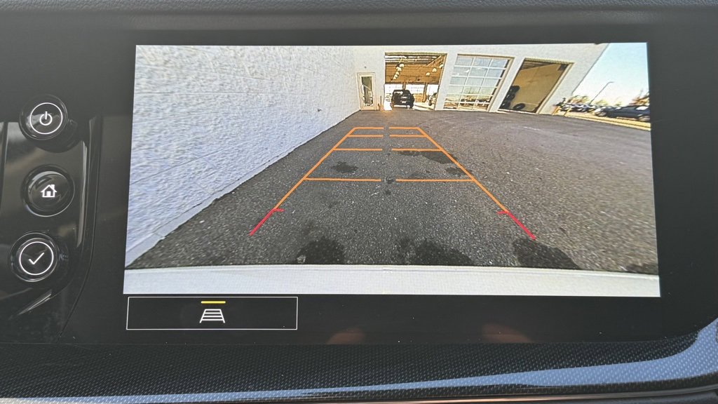 Used 2023 Buick Envision Essence image 19