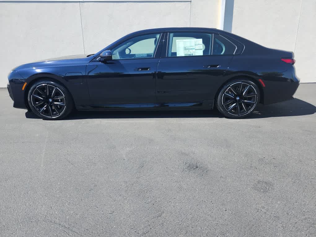 New 2026 BMW 750e xDrive w/ Executive Package AWD/4WD image 4