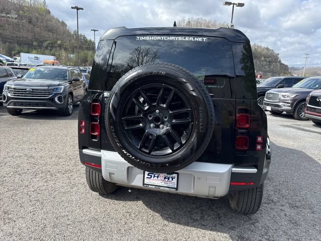 Used 2025 Land Rover Defender 110 S AWD/4WD image 4