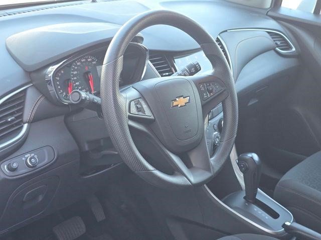 Certified 2022 Chevrolet Trax LS w/ Tint and Cruise Package image 9