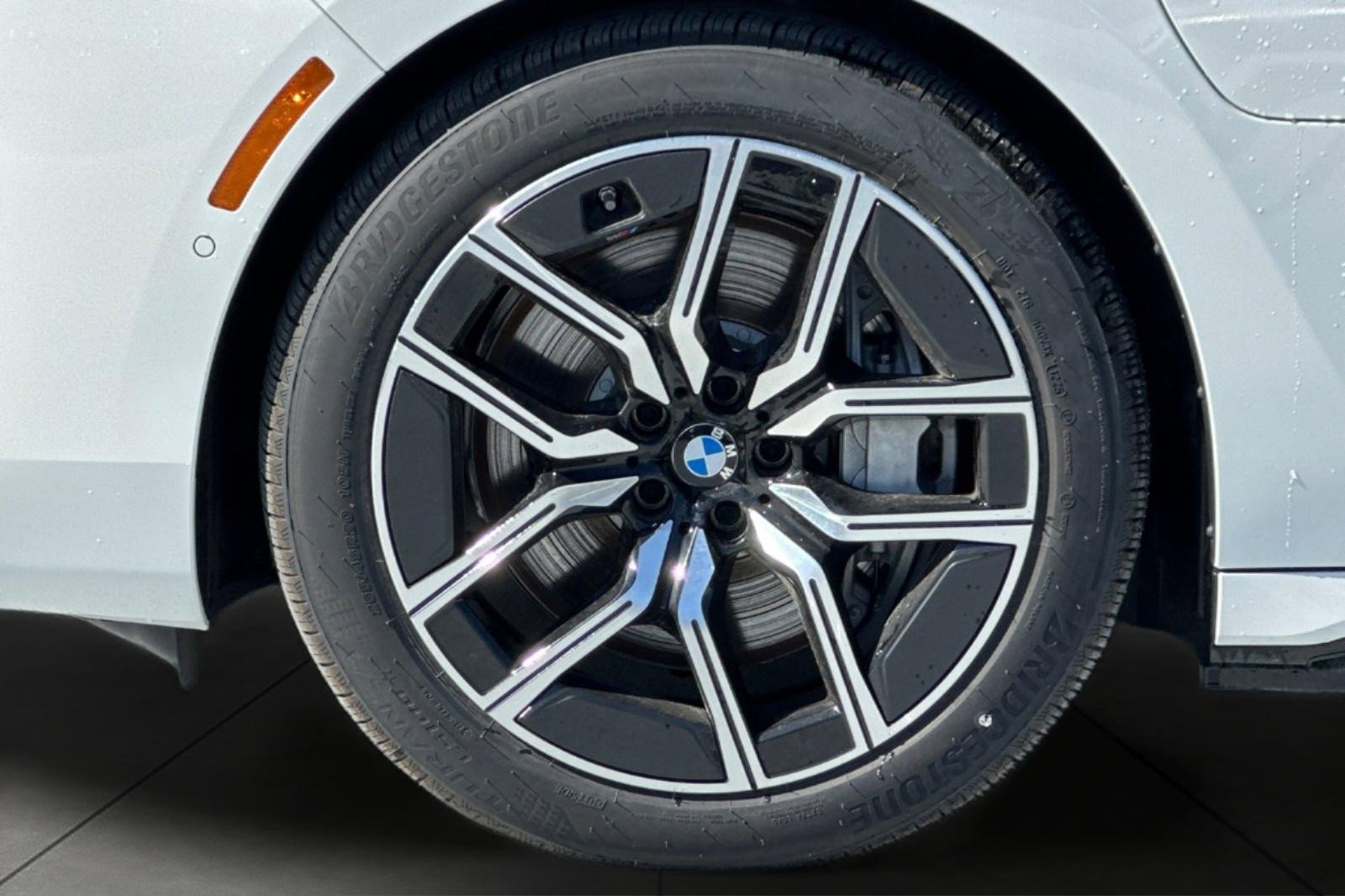 New 2026 BMW 750e xDrive AWD/4WD image 25