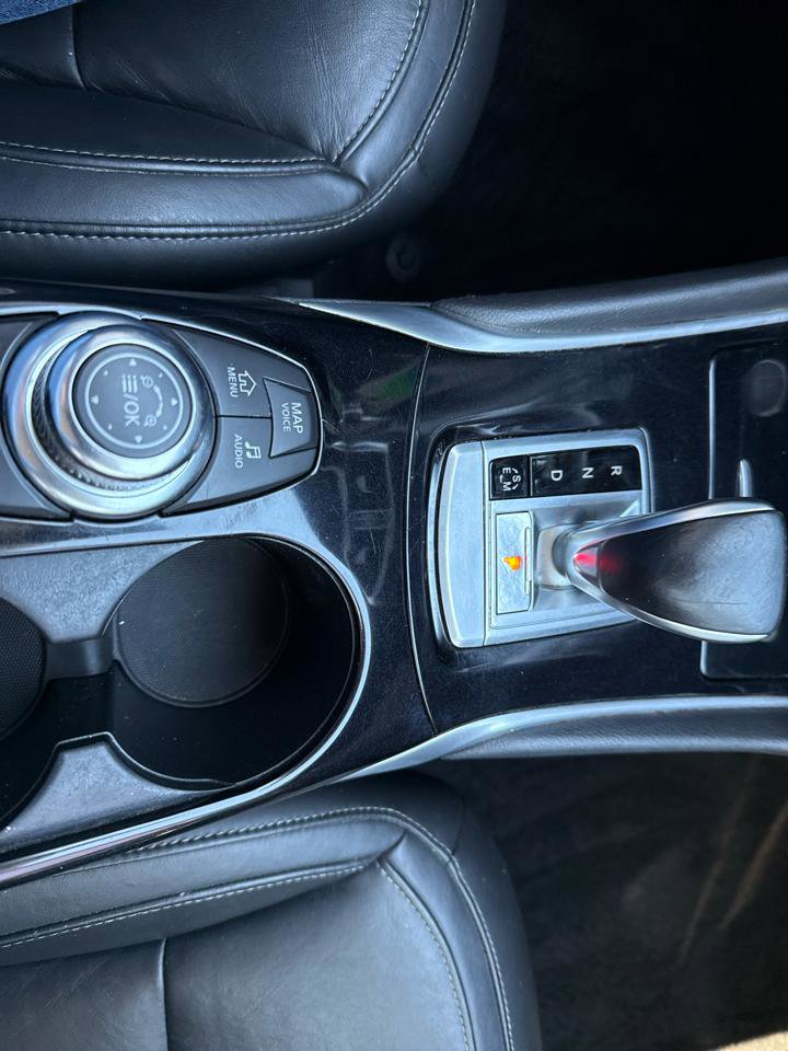 Used 2017 INFINITI QX30 Premium w/ Navigation Package image 24