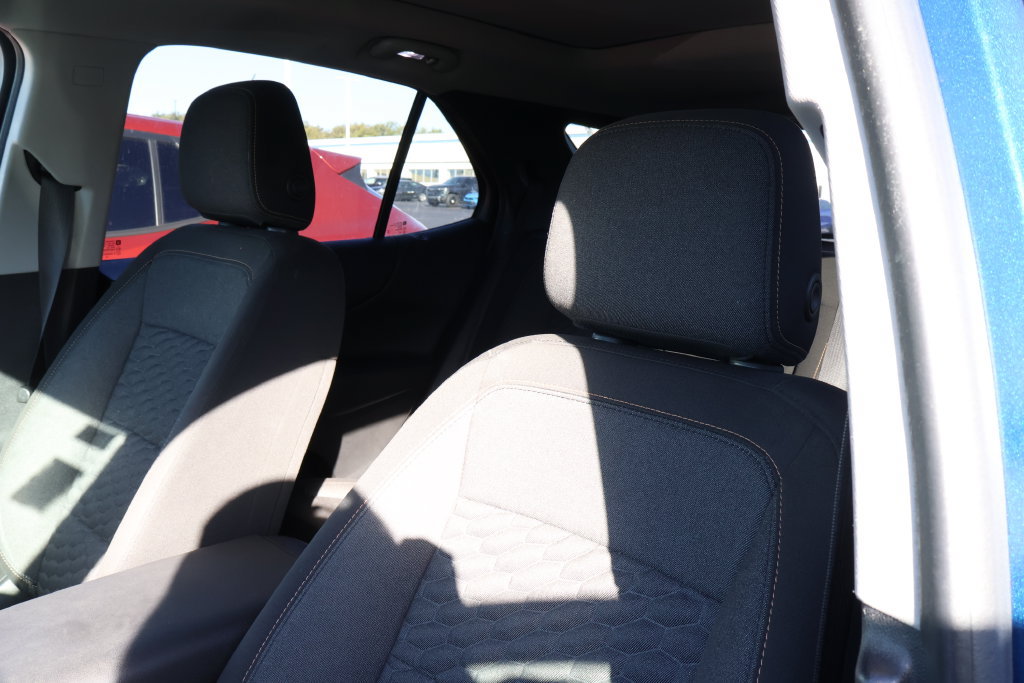 Used 2019 Chevrolet Equinox LT w/ Sun & Navigation Package FWD image 12