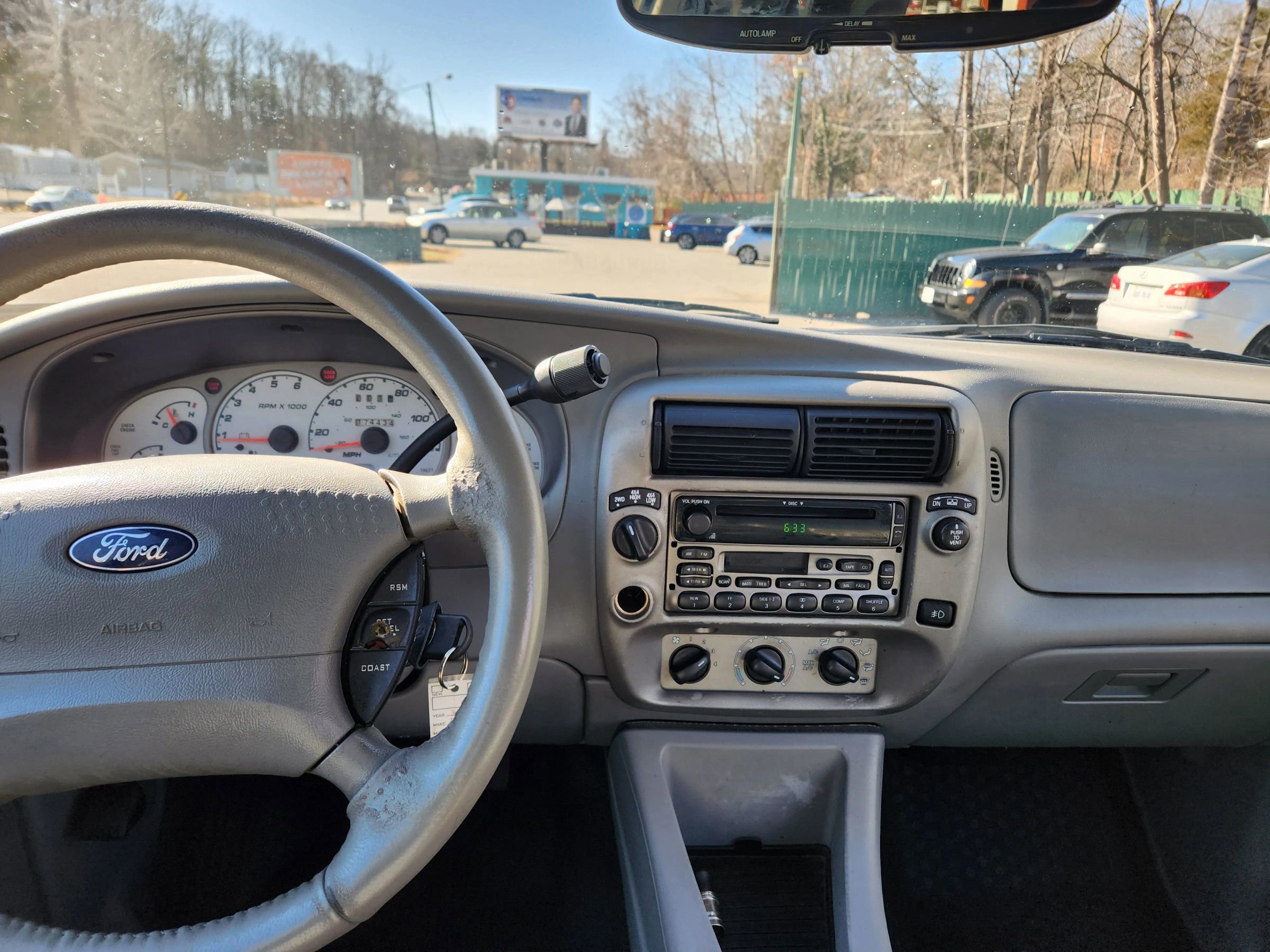 Used 2003 Ford Explorer Sport Trac XLS image 30