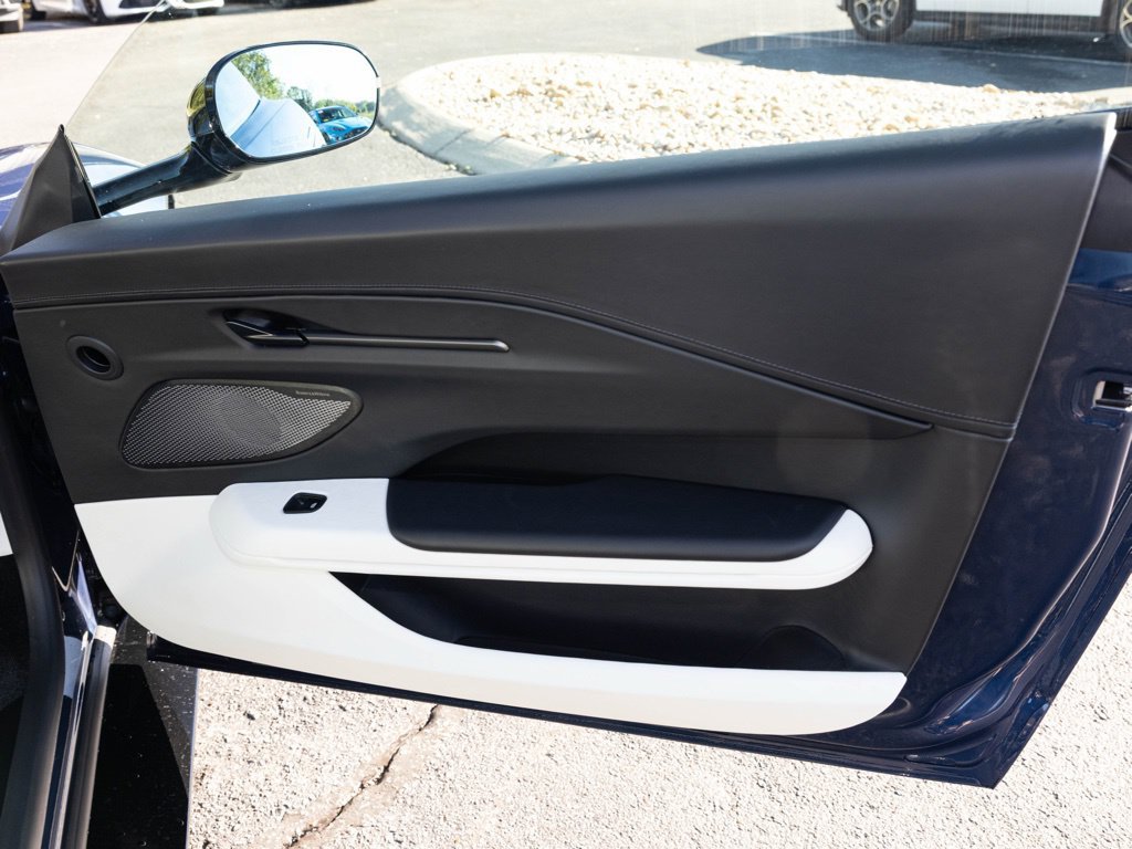 Used 2025 Aston Martin V8 Vantage Coupe RWD image 49