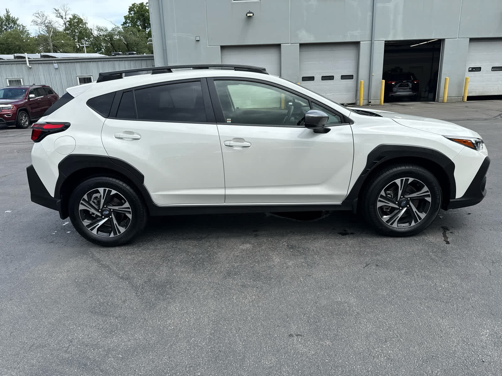 Used 2024 Subaru Crosstrek 2.0i Premium AWD/4WD image 2