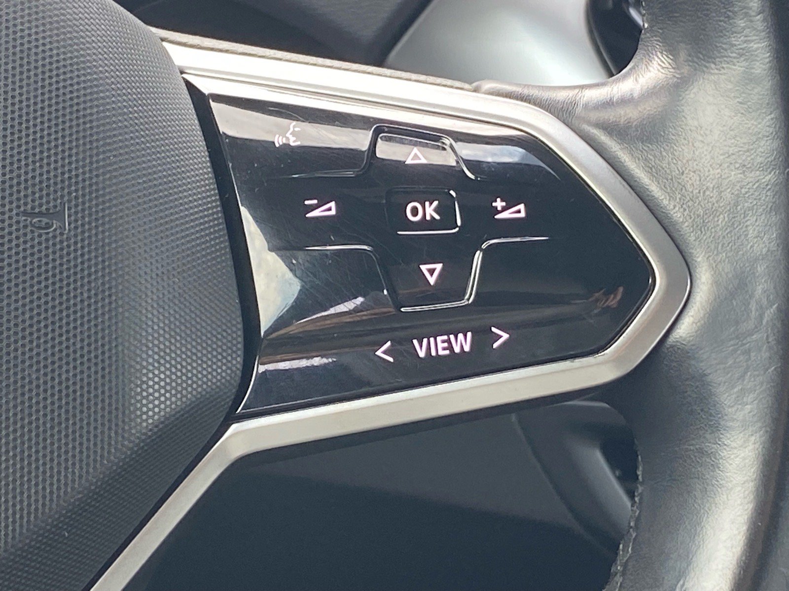 Certified 2022 Volkswagen ID.4 Pro S RWD image 9