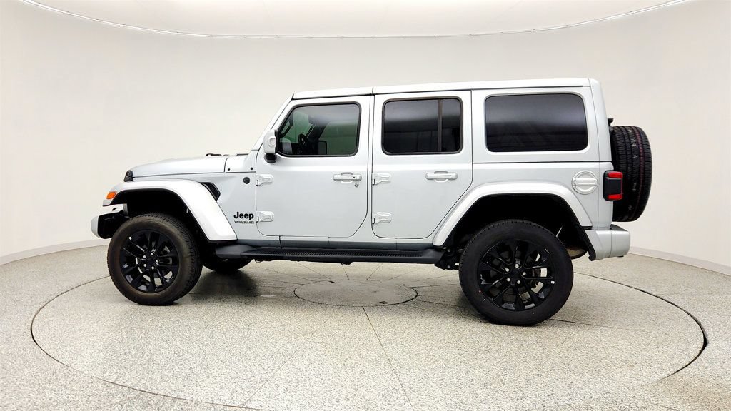 Used 2022 Jeep Wrangler Unlimited Sahara AWD/4WD image 8