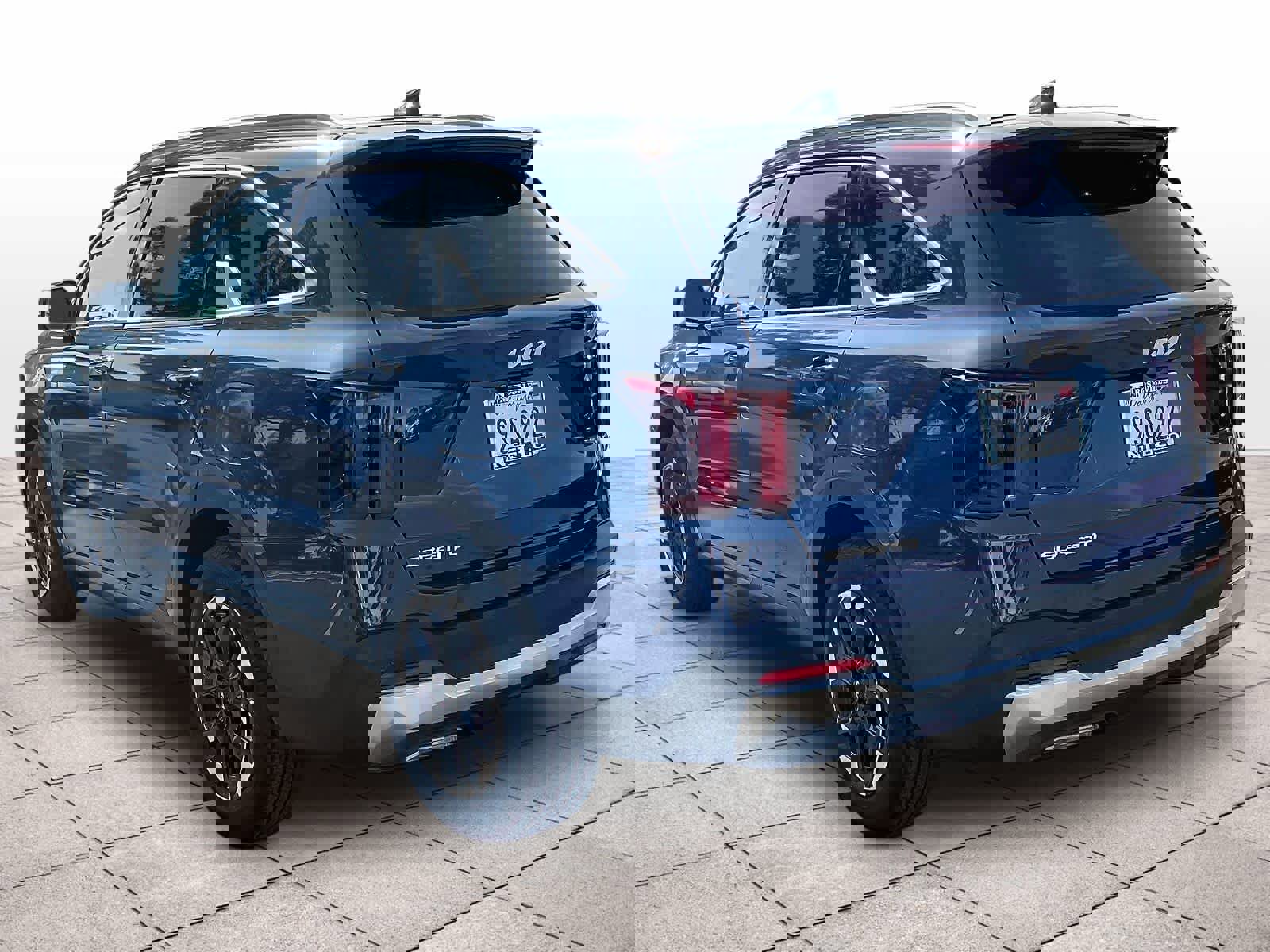 Used 2025 Kia Sorento S w/ Panoramic Sunroof Package image 5