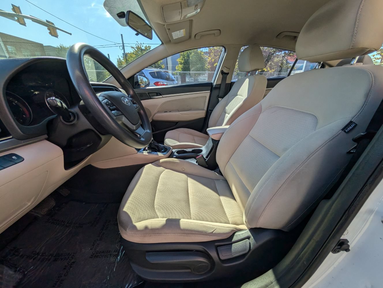Used 2017 Hyundai Elantra SE FWD image 15