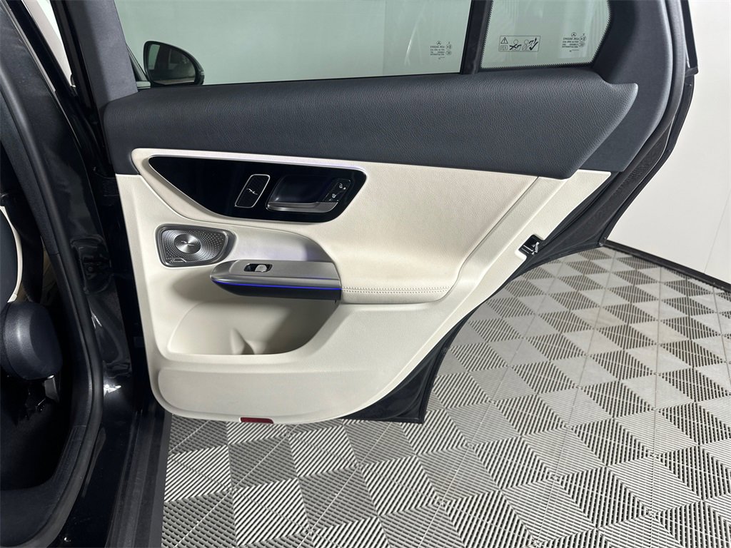 Certified 2025 Mercedes-Benz GLC 300 image 18
