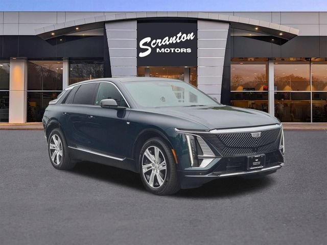 Used 2024 Cadillac Lyriq Tech w/ Driver Assist Package AWD/4WD image 7