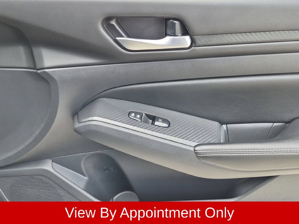 Used 2025 Nissan Altima 2.5 SV FWD image 32