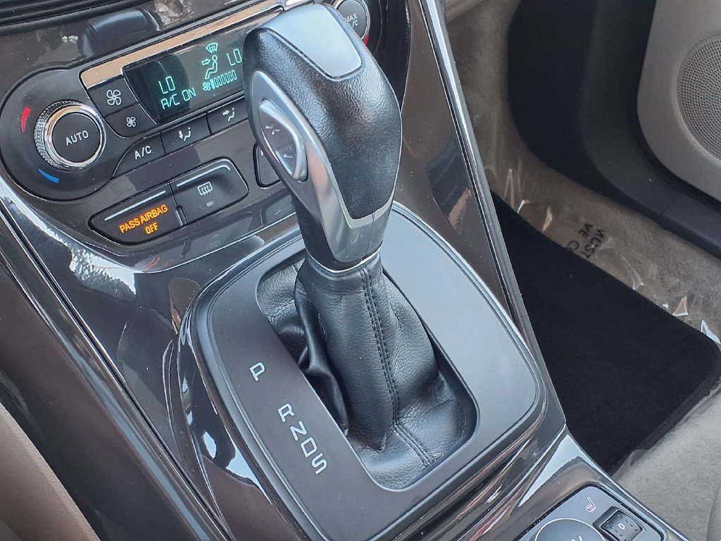 Used 2015 Ford Escape Titanium w/ Equipment Group 301A FWD image 17