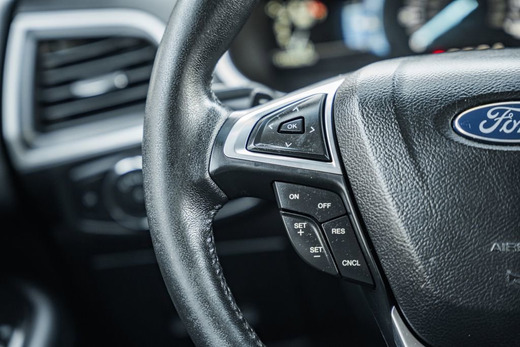 Used 2017 Ford Edge SEL w/ Equipment Group 201A image 27