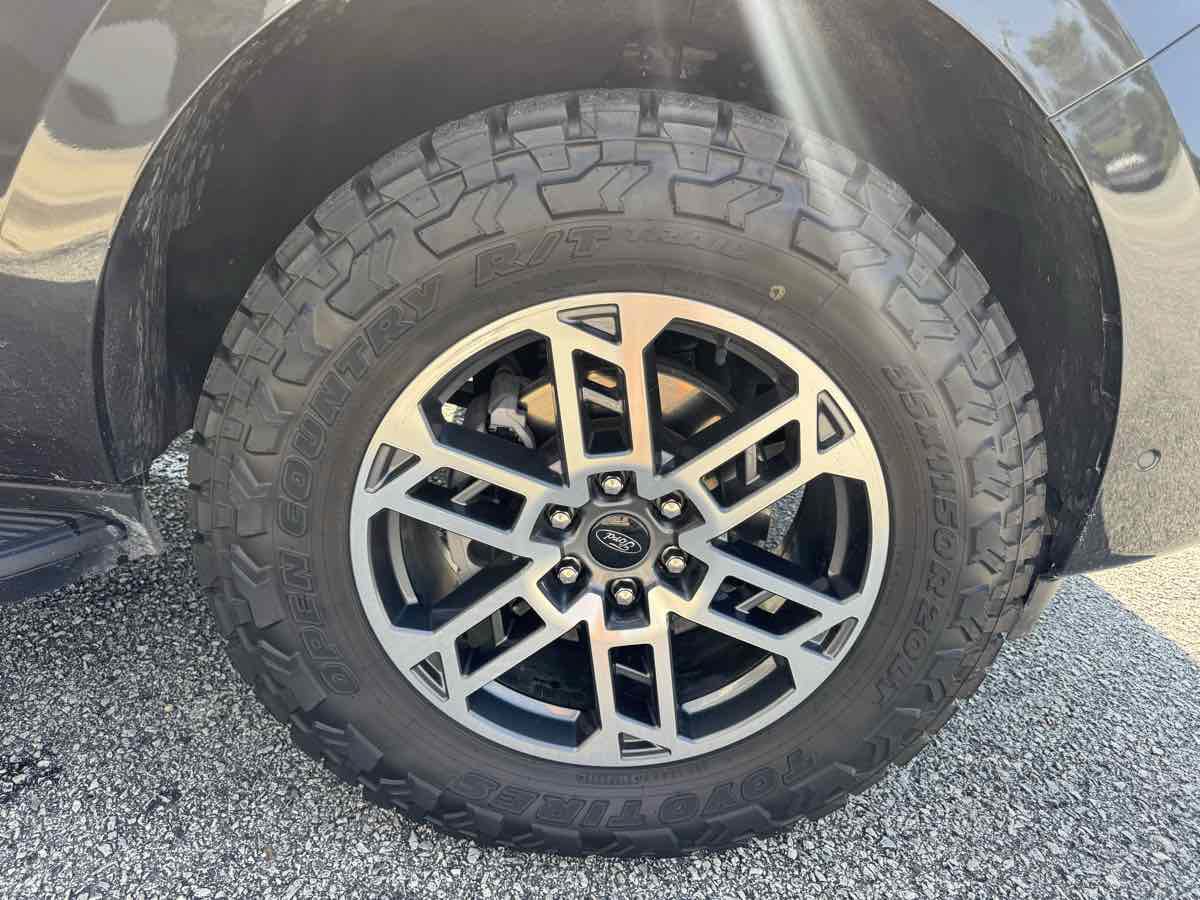 Used 2025 Ford Expedition Active AWD/4WD image 38