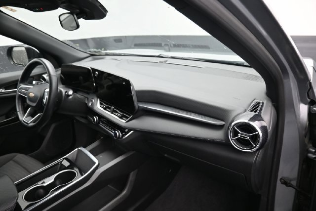 Used 2025 Chevrolet Equinox LT AWD/4WD image 9