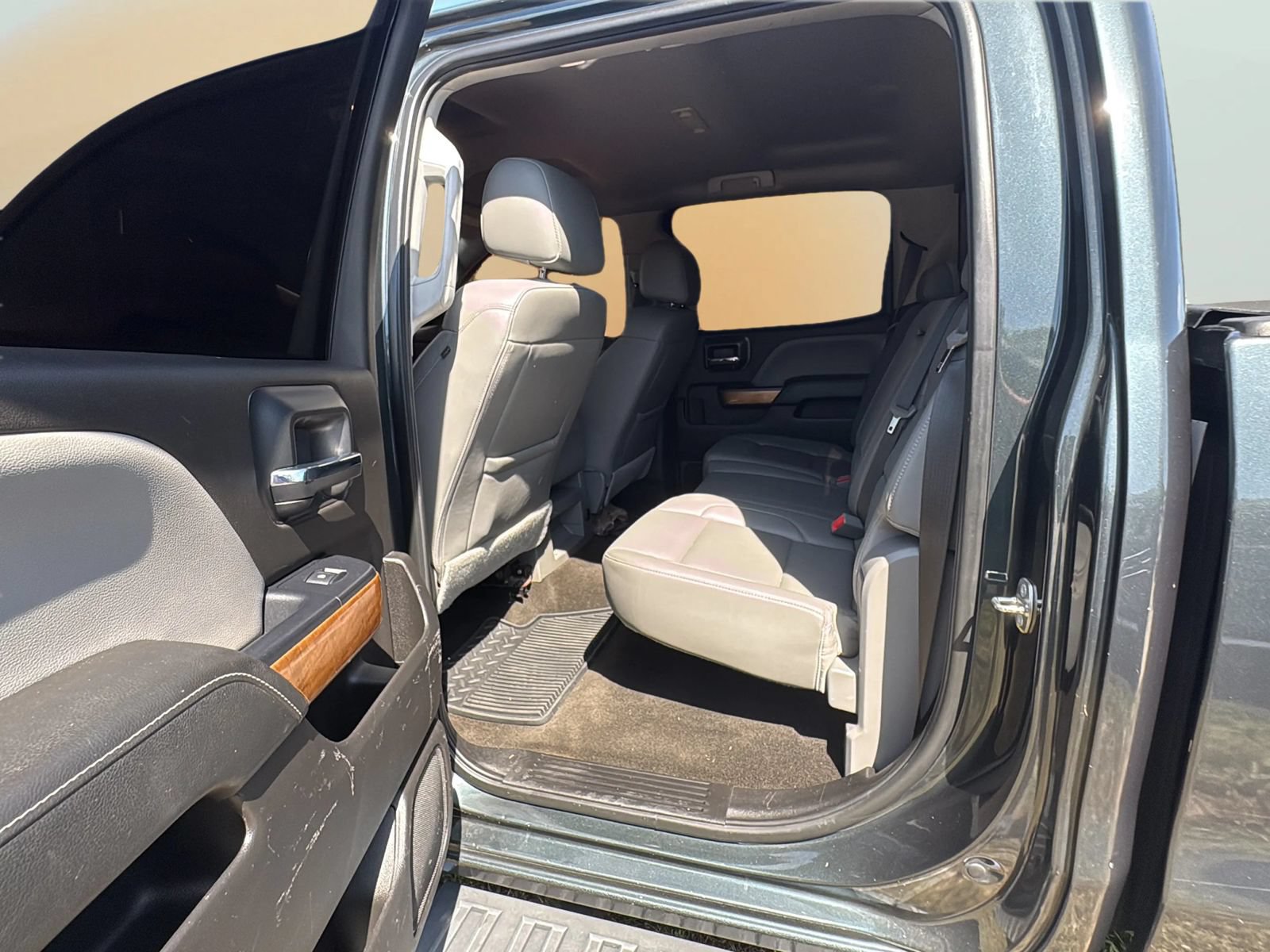 Used 2018 Chevrolet Silverado 2500 LTZ w/ Duramax Plus Package RWD image 21