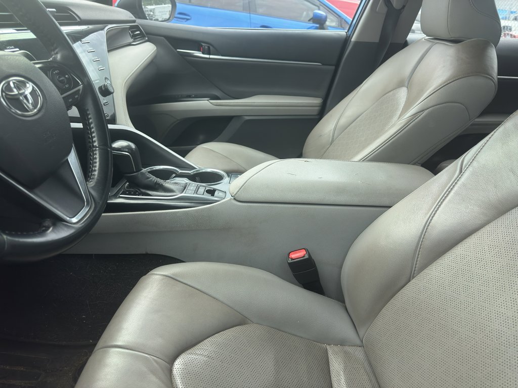 Used 2019 Toyota Camry XSE FWD image 8