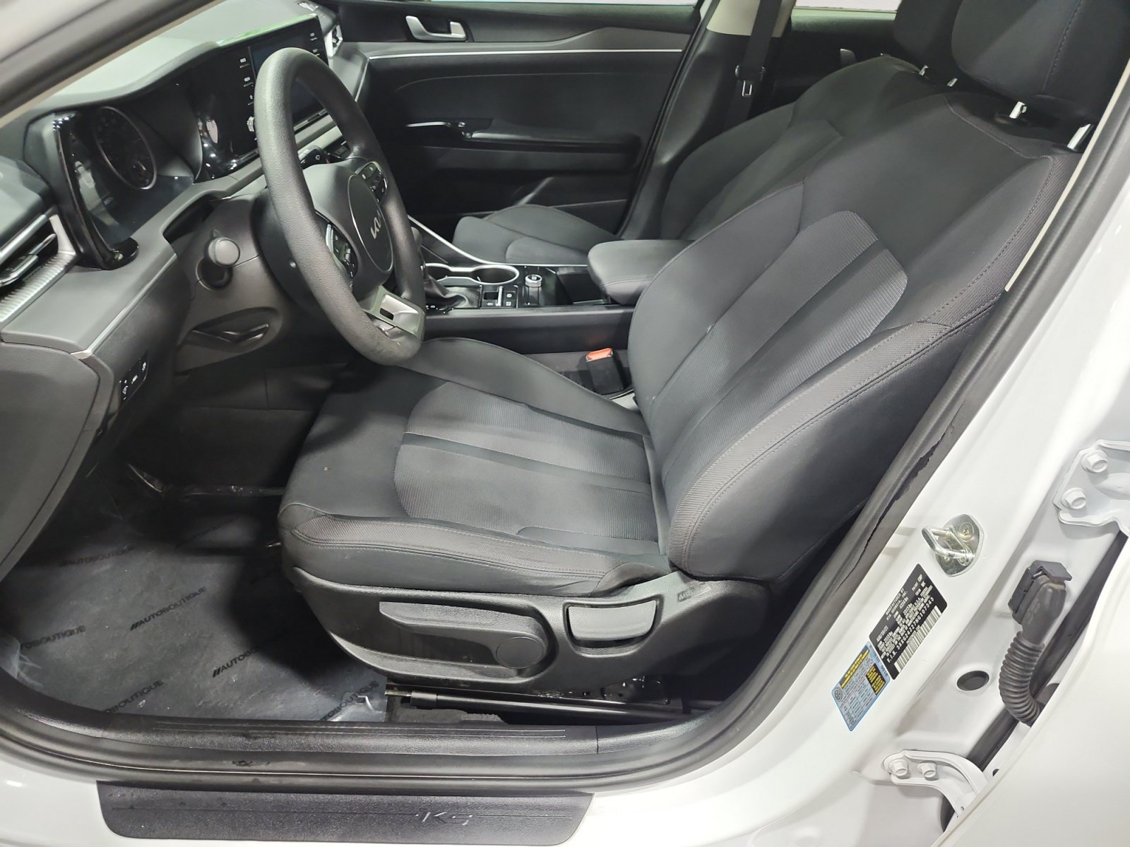 Used 2022 Kia K5 LX FWD image 9