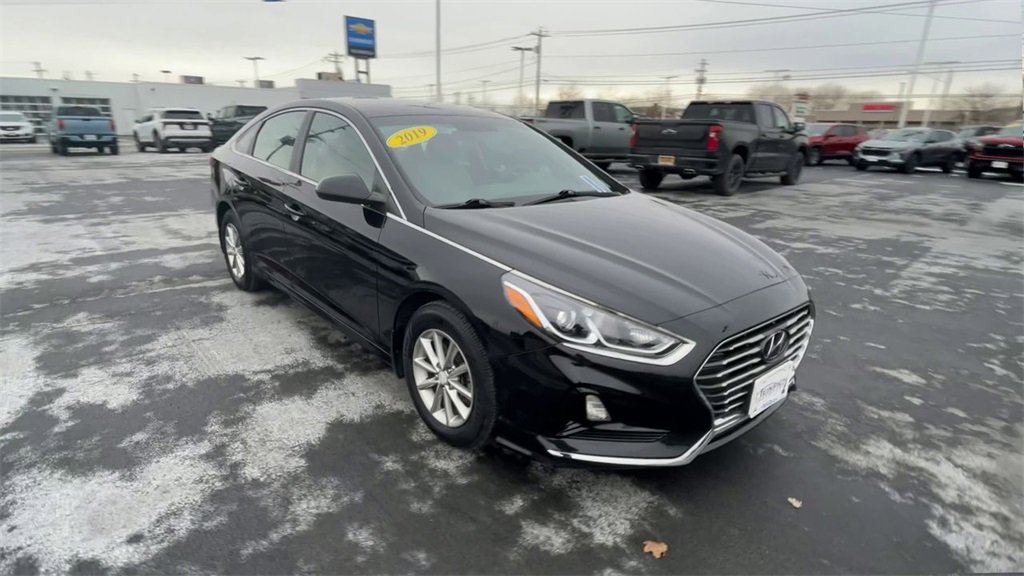 Used 2019 Hyundai Sonata SE image 2