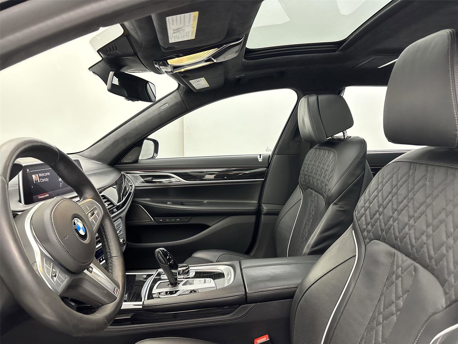 Used 2020 BMW 750i xDrive w/ Executive Package image 24