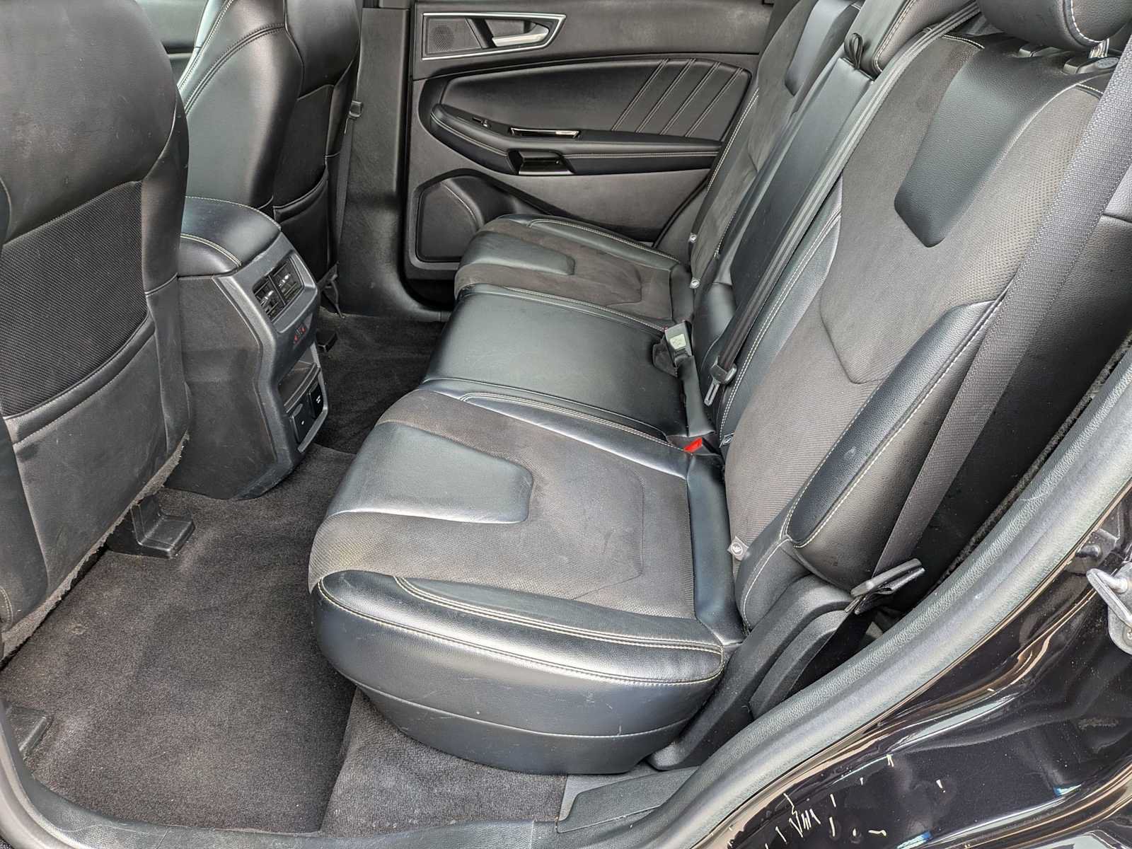 Used 2019 Ford Edge ST w/ Equipment Group 401A AWD/4WD image 17
