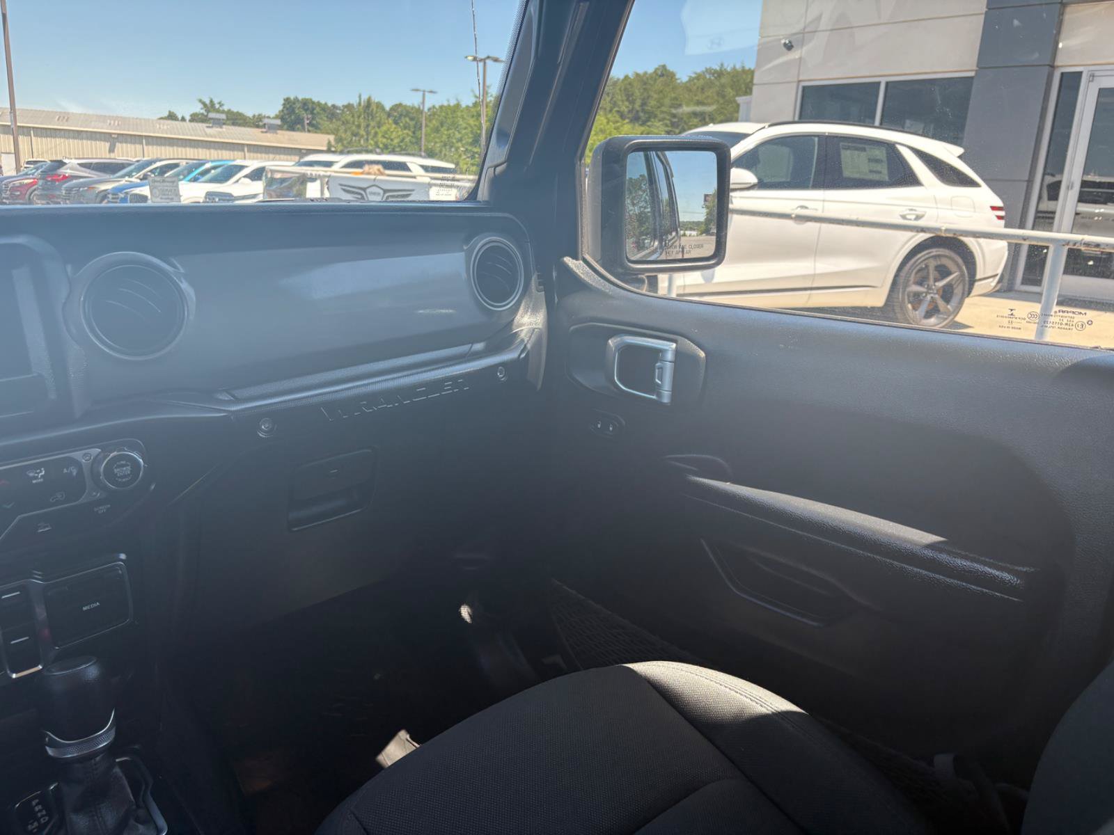 Used 2022 Jeep Wrangler Unlimited Sport AWD/4WD image 23