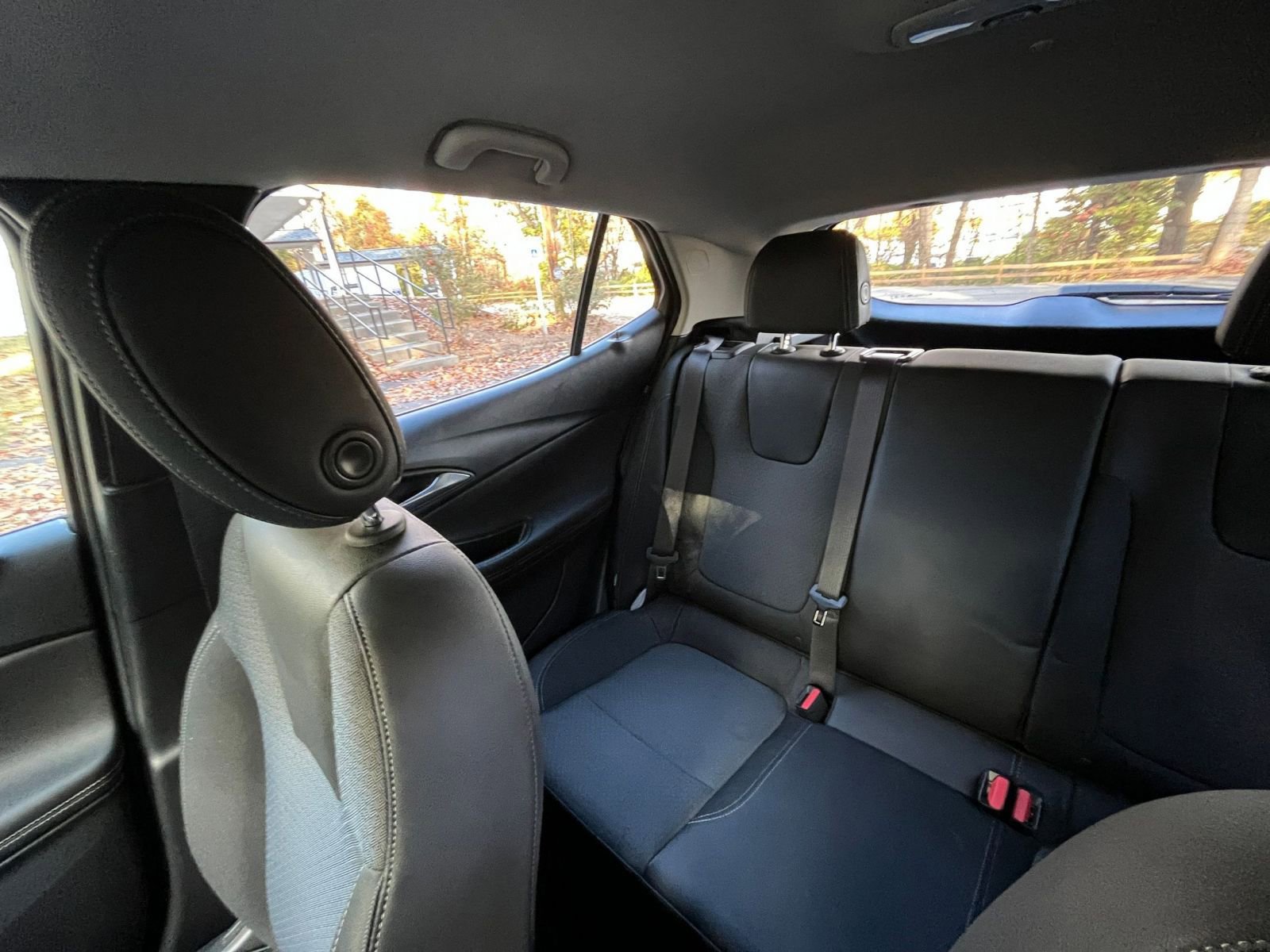 Used 2025 Buick Encore GX Preferred image 35